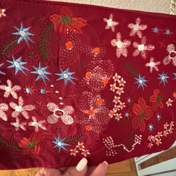 Chic Floral Embroidered Red Clutch - Picture 2 of 8
